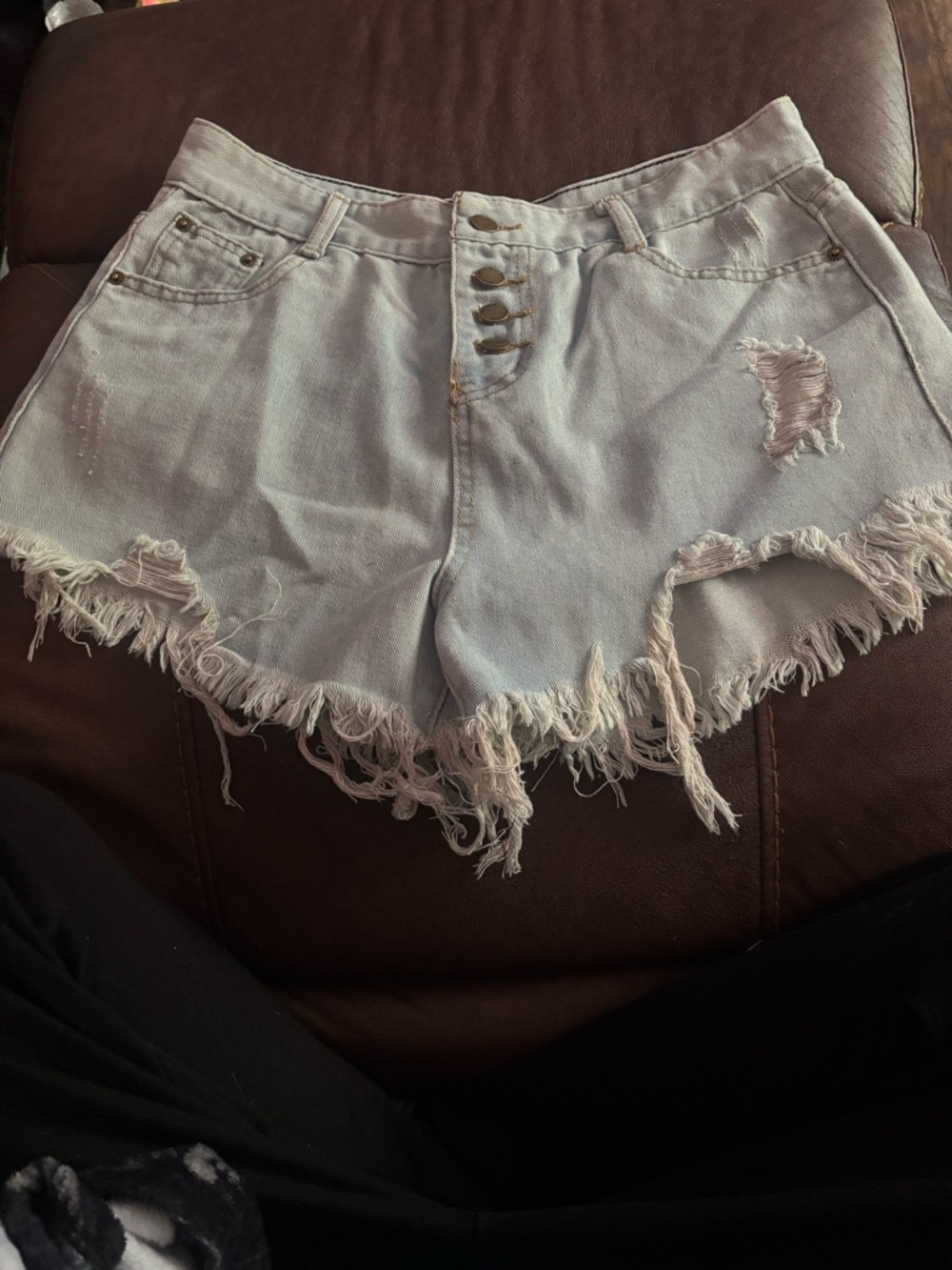 Light Wash Frayed Hem Denim Shorts